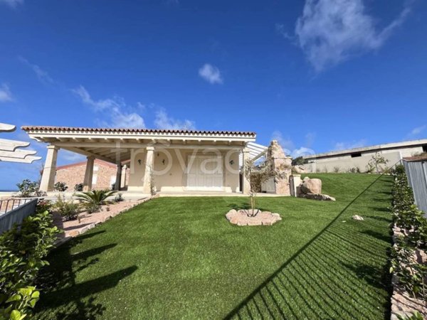 casa indipendente in vendita a Trinità d'Agultu e Vignola in zona Isola Rossa