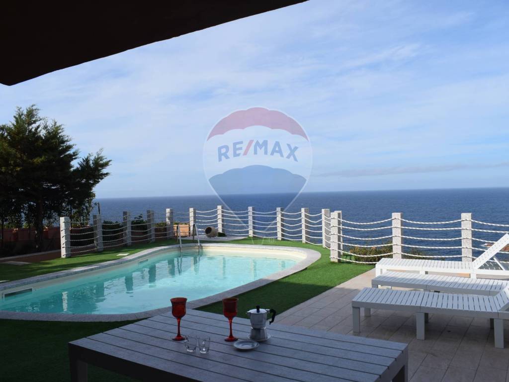 casa indipendente in vendita a Trinità d'Agultu e Vignola in zona Costa Paradiso