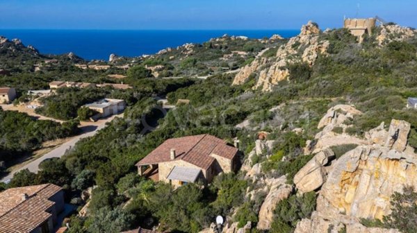 casa indipendente in vendita a Trinità d'Agultu e Vignola in zona Costa Paradiso