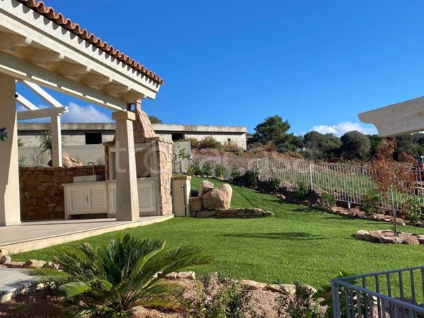 casa indipendente in vendita a Trinità d'Agultu e Vignola in zona Isola Rossa