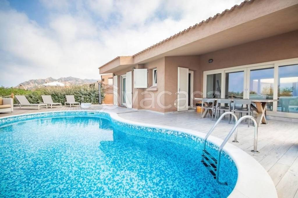 casa indipendente in vendita a Trinità d'Agultu e Vignola in zona Costa Paradiso