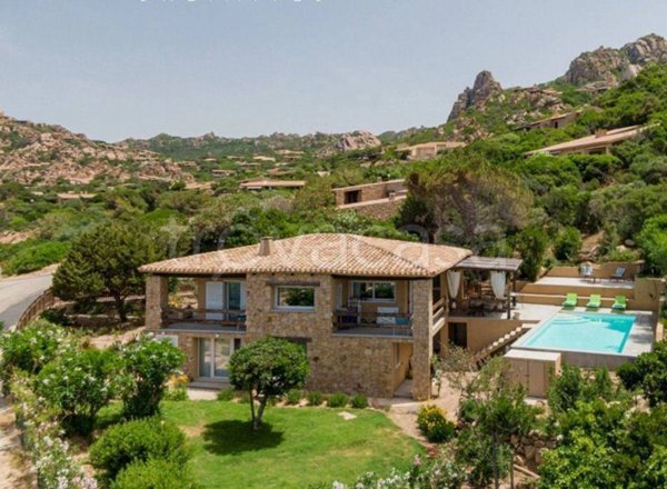 casa indipendente in vendita a Trinità d'Agultu e Vignola in zona Costa Paradiso