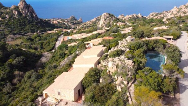 casa indipendente in vendita a Trinità d'Agultu e Vignola in zona Costa Paradiso