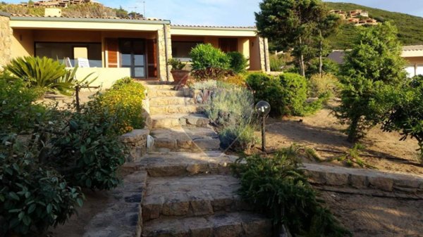 casa indipendente in vendita a Trinità d'Agultu e Vignola