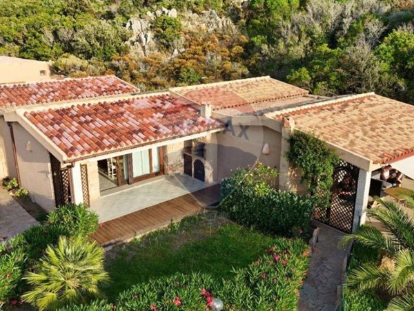 casa indipendente in vendita a Trinità d'Agultu e Vignola in zona Costa Paradiso