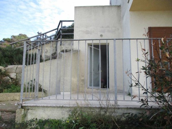 locale commerciale in vendita a Trinità d'Agultu e Vignola