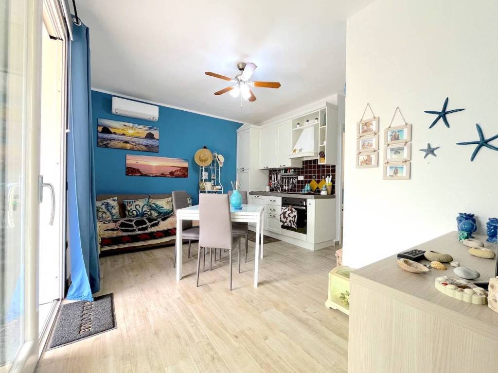 casa indipendente in vendita a Trinità d'Agultu e Vignola in zona Isola Rossa