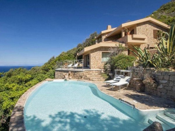 casa indipendente in vendita a Trinità d'Agultu e Vignola in zona Costa Paradiso