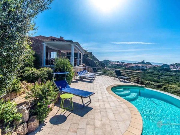 casa indipendente in vendita a Trinità d'Agultu e Vignola in zona Costa Paradiso
