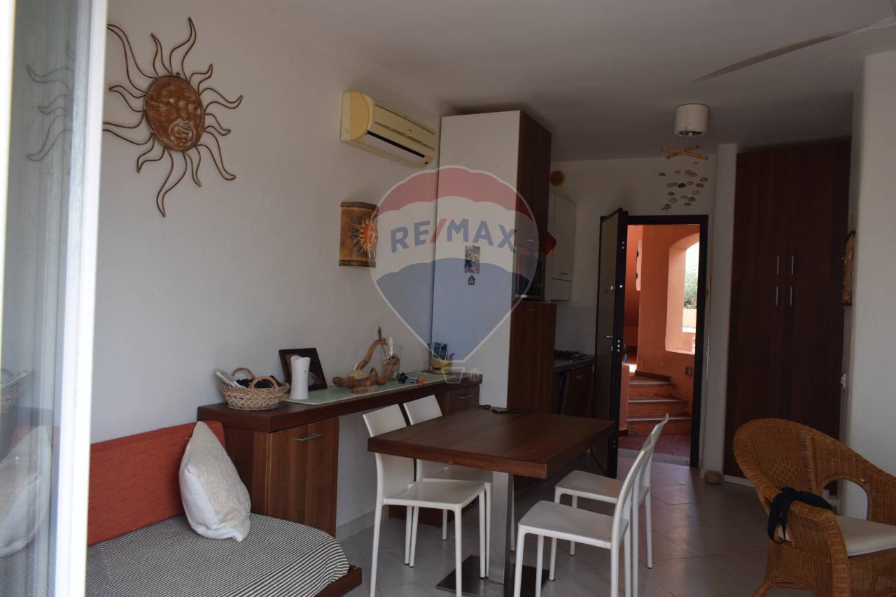 casa indipendente in vendita a Trinità d'Agultu e Vignola