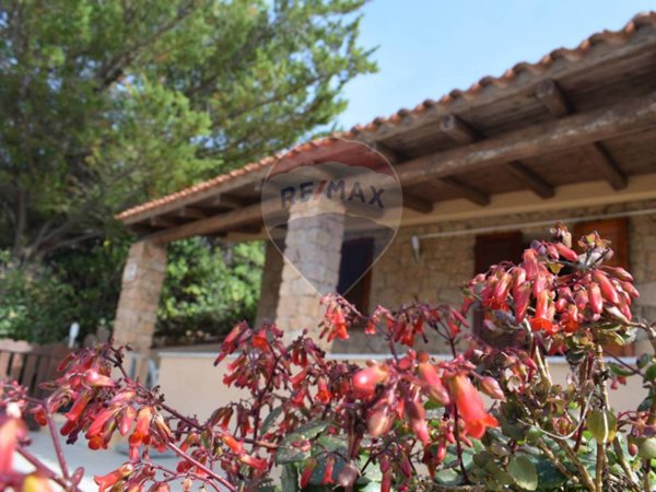 casa indipendente in vendita a Trinità d'Agultu e Vignola in zona Costa Paradiso