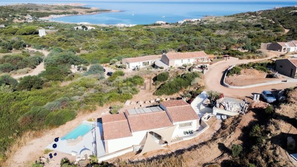 casa indipendente in vendita a Trinità d'Agultu e Vignola in zona Isola Rossa