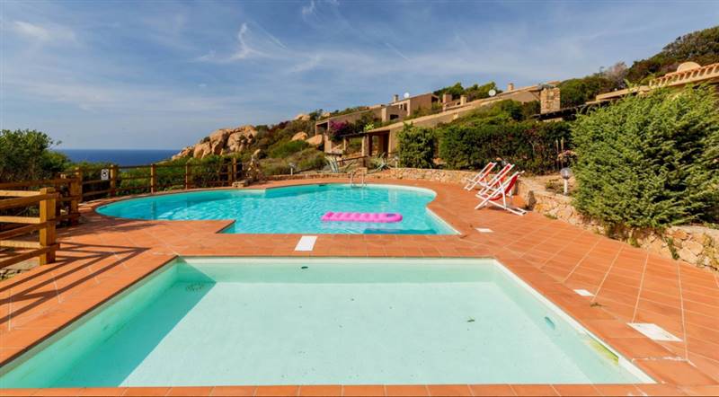 casa indipendente in vendita a Trinità d'Agultu e Vignola in zona Costa Paradiso