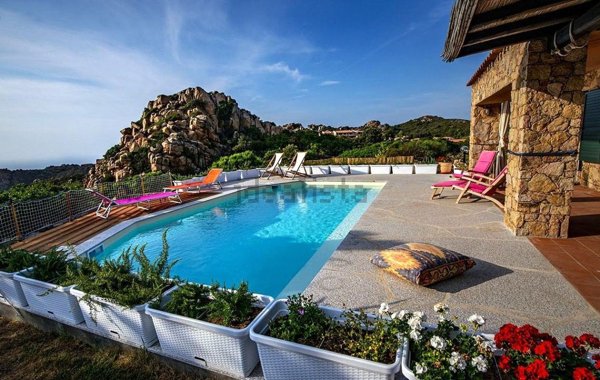 casa indipendente in vendita a Trinità d'Agultu e Vignola in zona Costa Paradiso