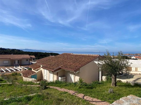 appartamento in vendita a Trinità d'Agultu e Vignola in zona Isola Rossa