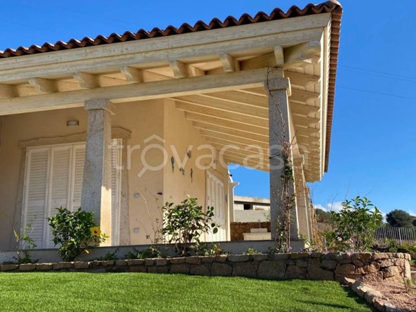 casa indipendente in vendita a Trinità d'Agultu e Vignola in zona Isola Rossa