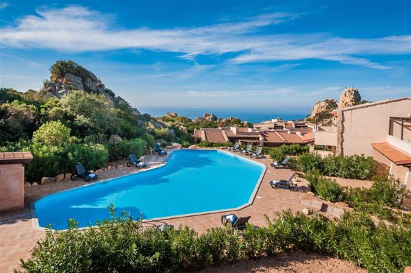 appartamento in vendita a Trinità d'Agultu e Vignola in zona Costa Paradiso