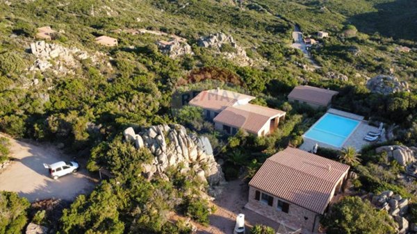 casa indipendente in vendita a Trinità d'Agultu e Vignola in zona Costa Paradiso