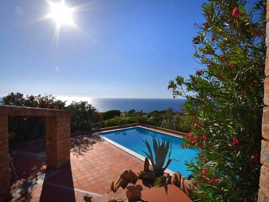 casa indipendente in vendita a Trinità d'Agultu e Vignola in zona Costa Paradiso