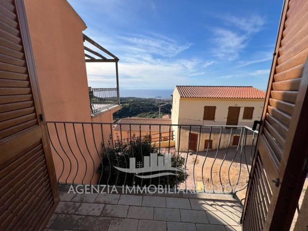 casa indipendente in vendita a Trinità d'Agultu e Vignola