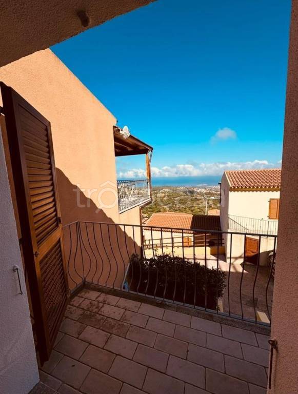 casa indipendente in vendita a Trinità d'Agultu e Vignola