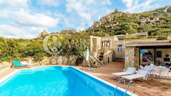 casa indipendente in vendita a Trinità d'Agultu e Vignola in zona Costa Paradiso