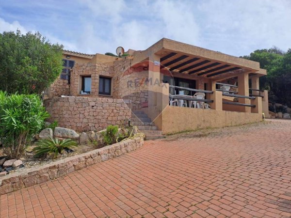 casa indipendente in vendita a Trinità d'Agultu e Vignola in zona Costa Paradiso