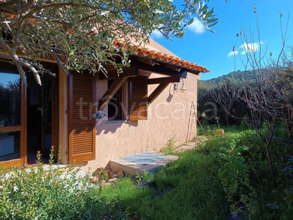 casa indipendente in vendita a Trinità d'Agultu e Vignola in zona Lu Colbu