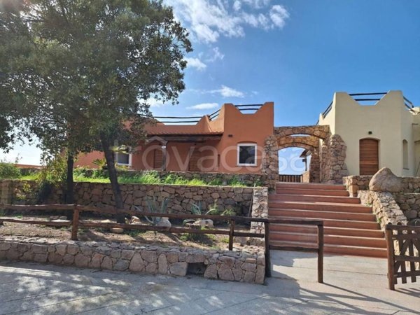 casa indipendente in vendita a Trinità d'Agultu e Vignola in zona Isola Rossa