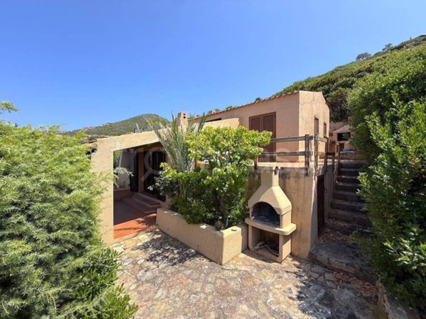 casa indipendente in vendita a Trinità d'Agultu e Vignola in zona Costa Paradiso