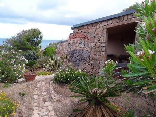 casa indipendente in vendita a Trinità d'Agultu e Vignola in zona Costa Paradiso