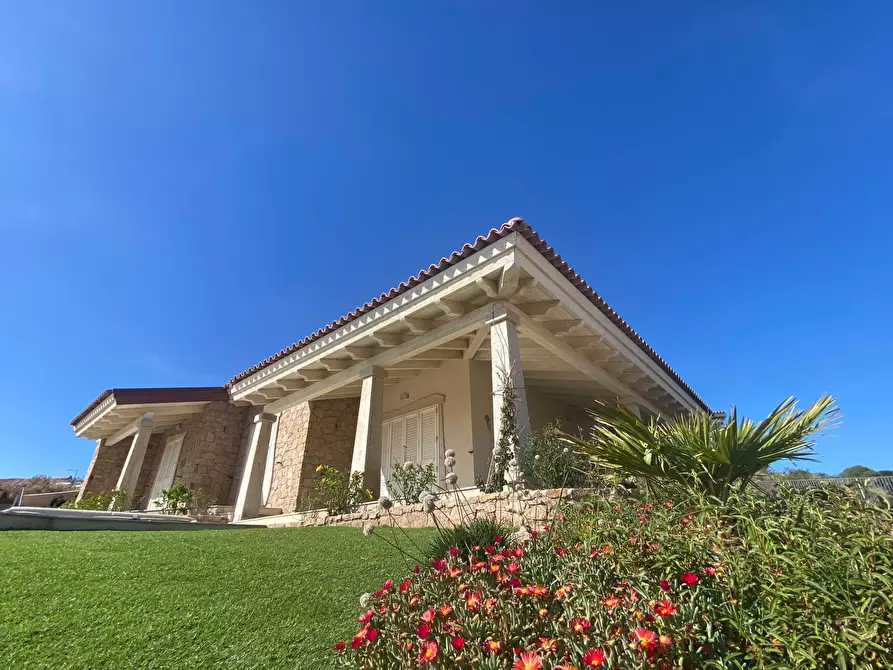 casa indipendente in vendita a Trinità d'Agultu e Vignola in zona Isola Rossa