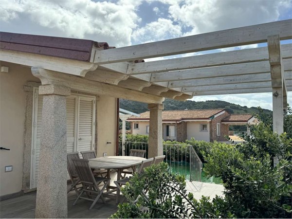 casa indipendente in vendita a Trinità d'Agultu e Vignola in zona Isola Rossa