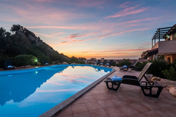 appartamento in vendita a Trinità d'Agultu e Vignola in zona Costa Paradiso