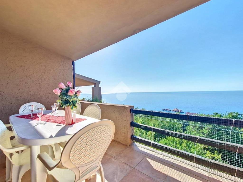 appartamento in vendita a Trinità d'Agultu e Vignola in zona Costa Paradiso