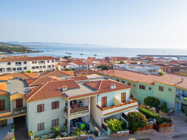 appartamento in vendita a Trinità d'Agultu e Vignola in zona Isola Rossa