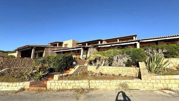 casa indipendente in vendita a Trinità d'Agultu e Vignola in zona Costa Paradiso