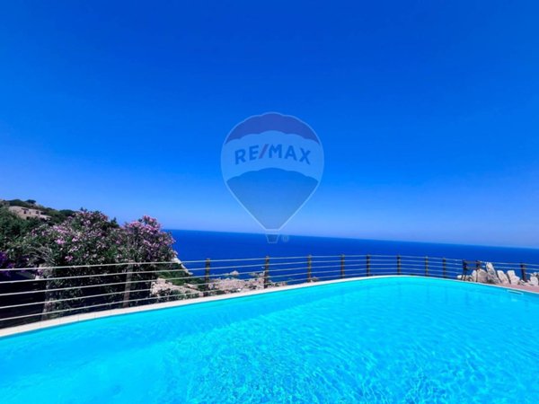 casa indipendente in vendita a Trinità d'Agultu e Vignola in zona Costa Paradiso