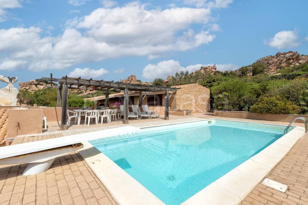 casa indipendente in vendita a Trinità d'Agultu e Vignola in zona Costa Paradiso
