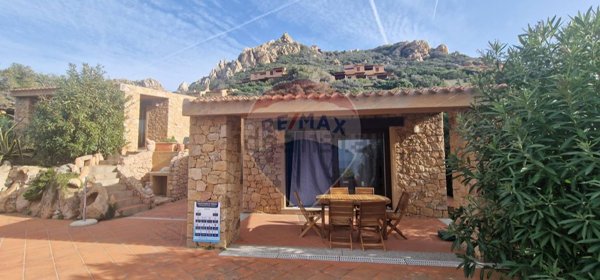 casa indipendente in vendita a Trinità d'Agultu e Vignola in zona Costa Paradiso