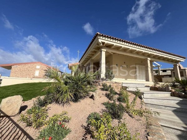 casa indipendente in vendita a Trinità d'Agultu e Vignola in zona Isola Rossa