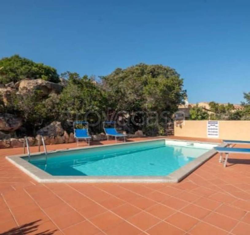 casa indipendente in vendita a Trinità d'Agultu e Vignola