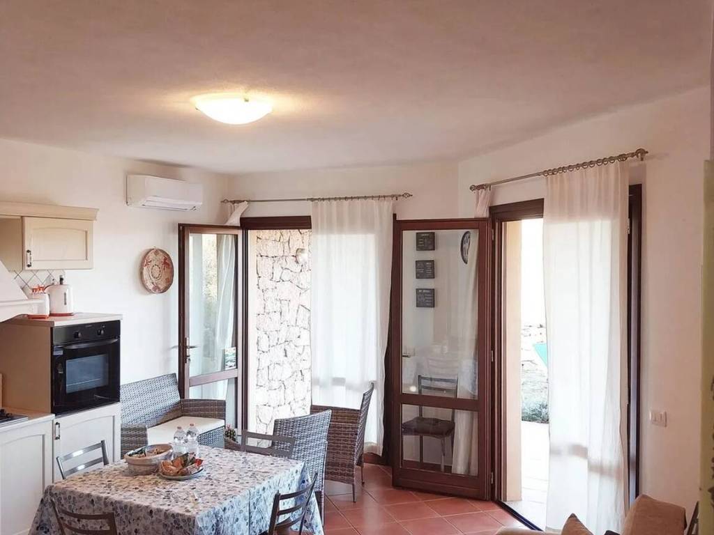 casa indipendente in vendita a Trinità d'Agultu e Vignola