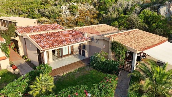 casa indipendente in vendita a Trinità d'Agultu e Vignola in zona Costa Paradiso