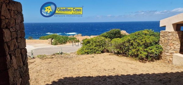 casa indipendente in vendita a Trinità d'Agultu e Vignola