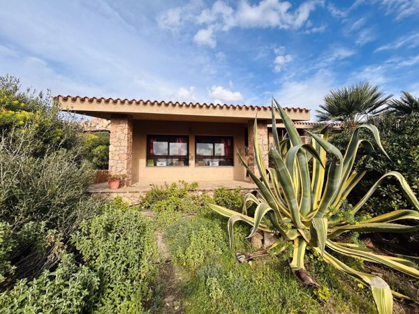 casa indipendente in vendita a Trinità d'Agultu e Vignola in zona Costa Paradiso