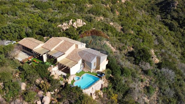 casa indipendente in vendita a Trinità d'Agultu e Vignola in zona Costa Paradiso