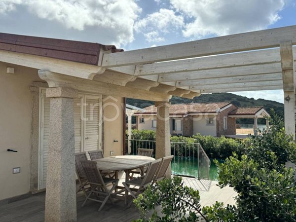 casa indipendente in vendita a Trinità d'Agultu e Vignola in zona Isola Rossa
