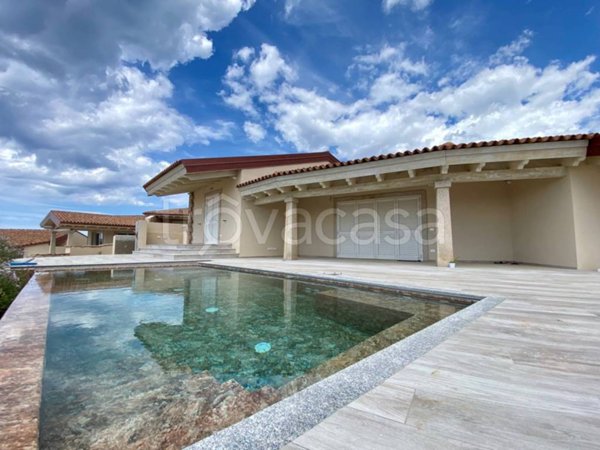 casa indipendente in vendita a Trinità d'Agultu e Vignola in zona Isola Rossa