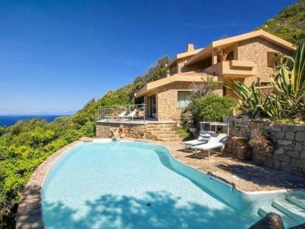 casa indipendente in vendita a Trinità d'Agultu e Vignola
